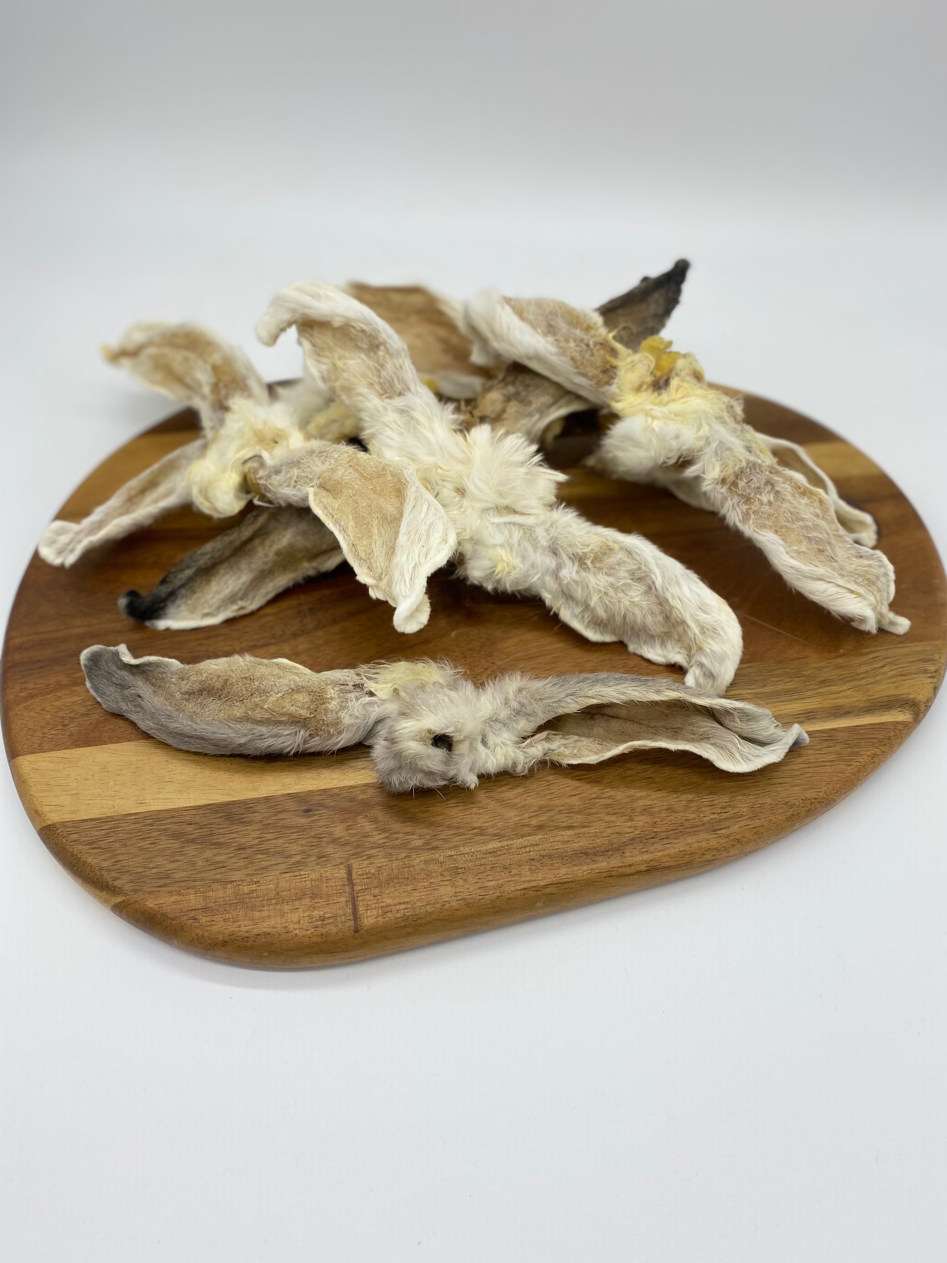 photo dired rabbit ears on a wooden board